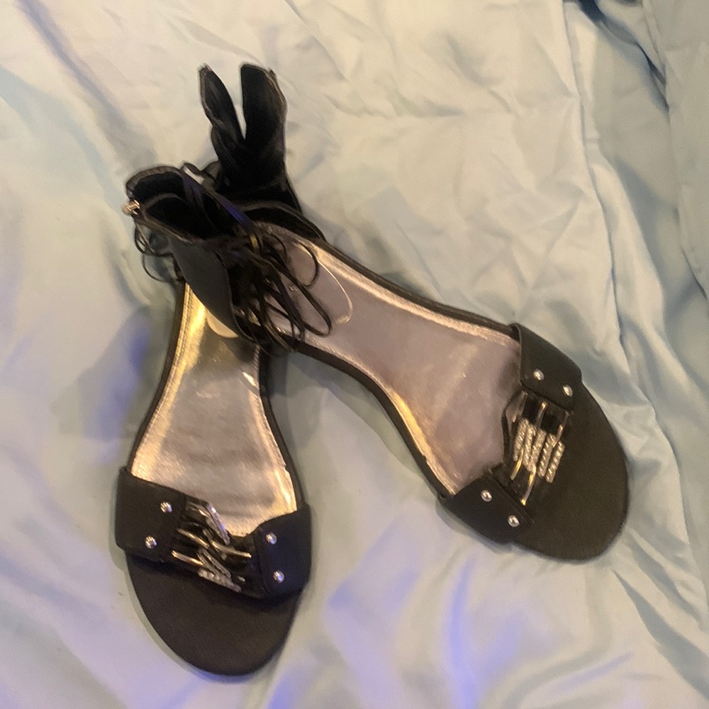 Size 10 black cute flat sandals zip up back